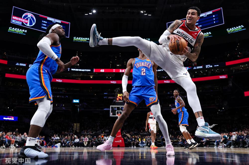 球迷欣喜若 球迷欣喜若