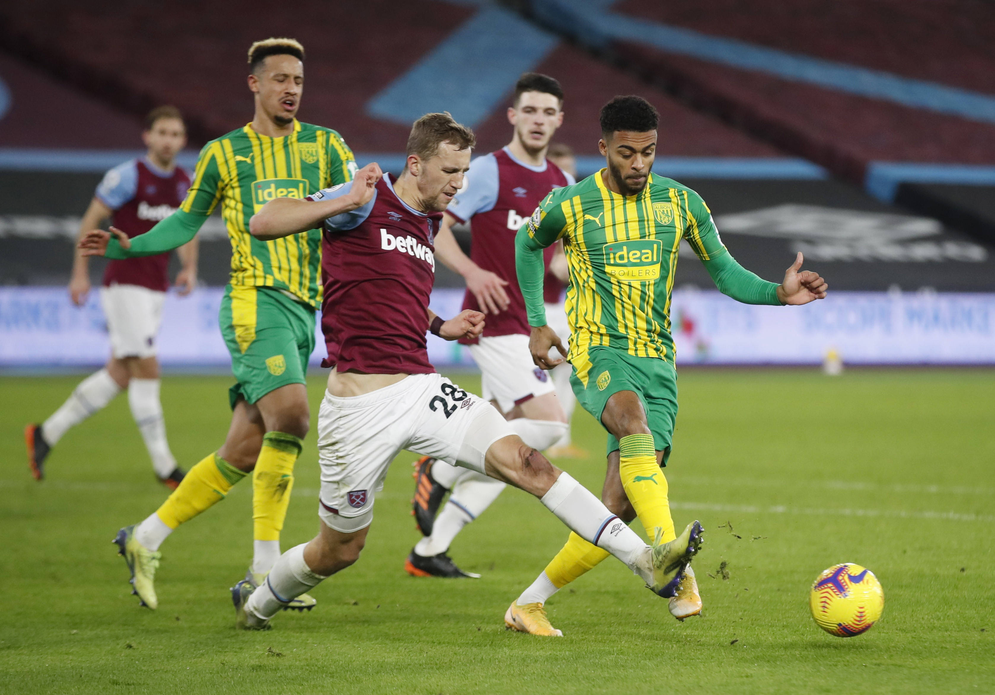 球迷将他视 球迷将他视